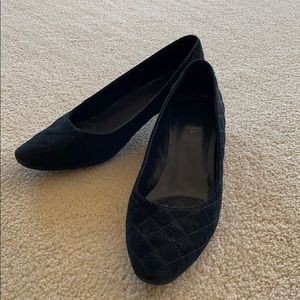 Van Eli black low block heel suede pump 13M